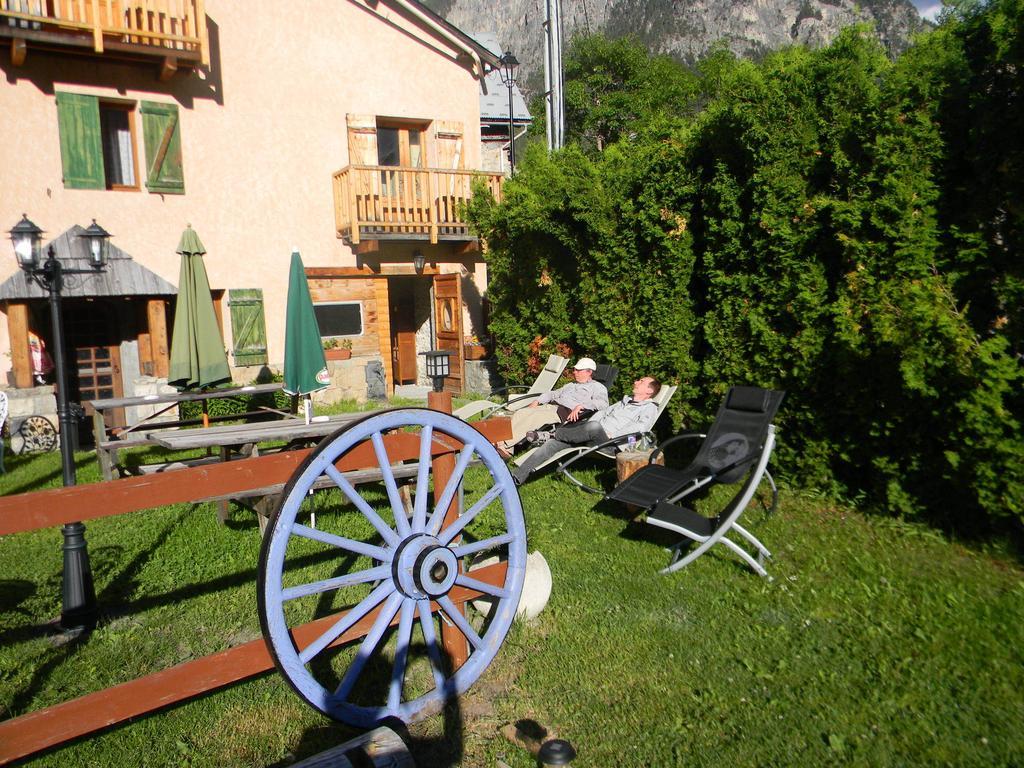 Auberge La Cleida Nevache Exterior photo